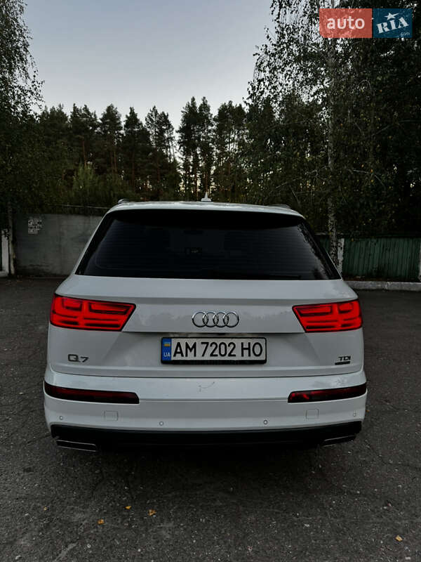 Позашляховик / Кросовер Audi Q7 2017 в Житомирі