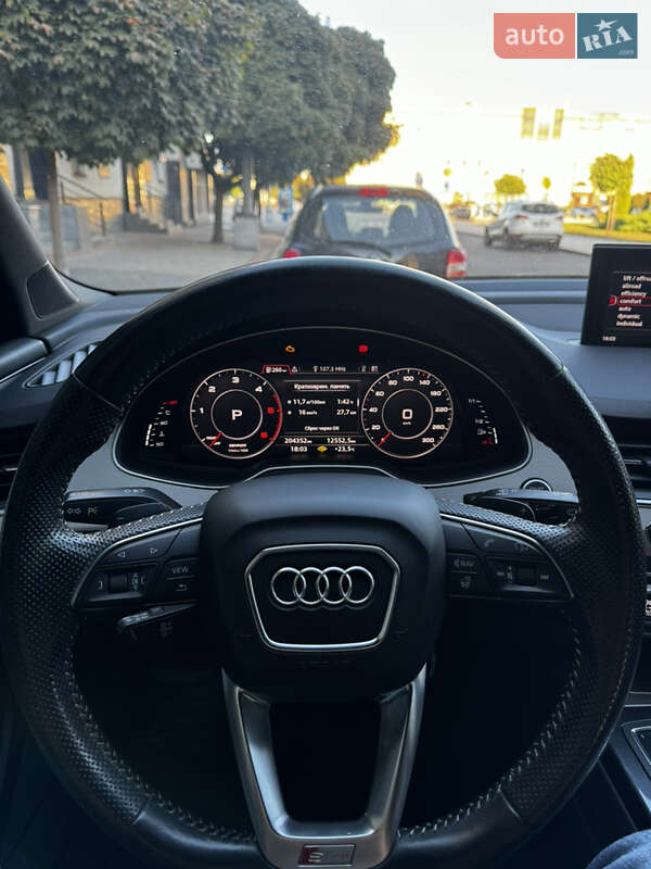 Позашляховик / Кросовер Audi Q7 2017 в Житомирі