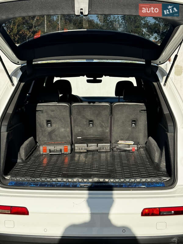 Позашляховик / Кросовер Audi Q7 2017 в Житомирі