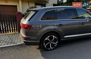 Внедорожник / Кроссовер Audi Q7 2018 в 