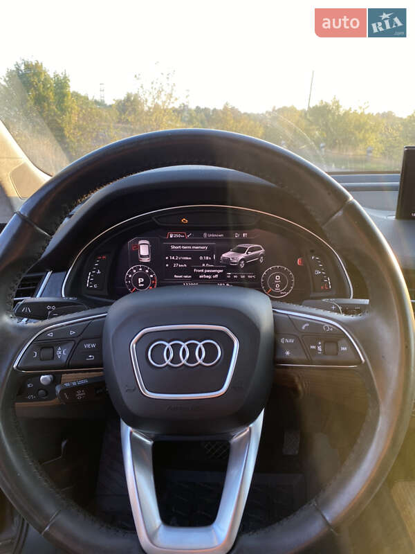 Внедорожник / Кроссовер Audi Q7 2017 в Борщеве