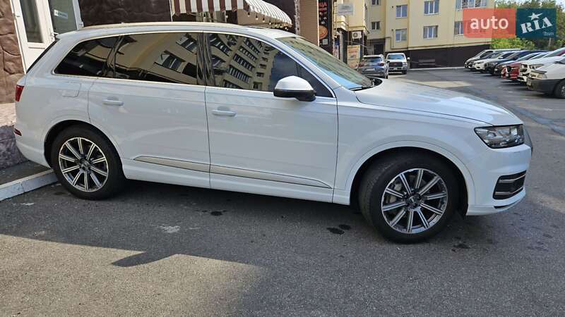 Позашляховик / Кросовер Audi Q7 2016 в Хмельницькому