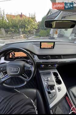 Внедорожник / Кроссовер Audi Q7 2015 в 