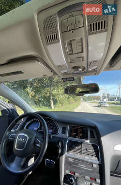 Внедорожник / Кроссовер Audi Q7 2011 в 