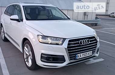 Позашляховик / Кросовер Audi Q7 2017 в Києві