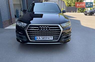 Внедорожник / Кроссовер Audi Q7 2017 в 