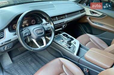 Внедорожник / Кроссовер Audi Q7 2017 в 