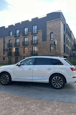 Позашляховик / Кросовер Audi Q7 2016 в 