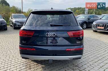 Позашляховик / Кросовер Audi Q7 2016 в 
