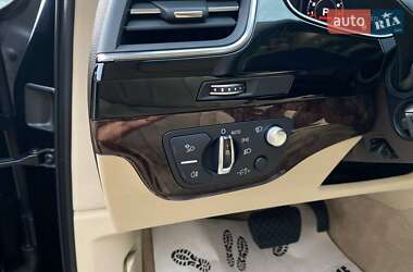 Позашляховик / Кросовер Audi Q7 2016 в 
