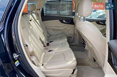 Позашляховик / Кросовер Audi Q7 2016 в 