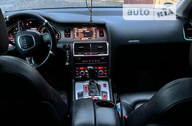 Позашляховик / Кросовер Audi Q7 2009 в 