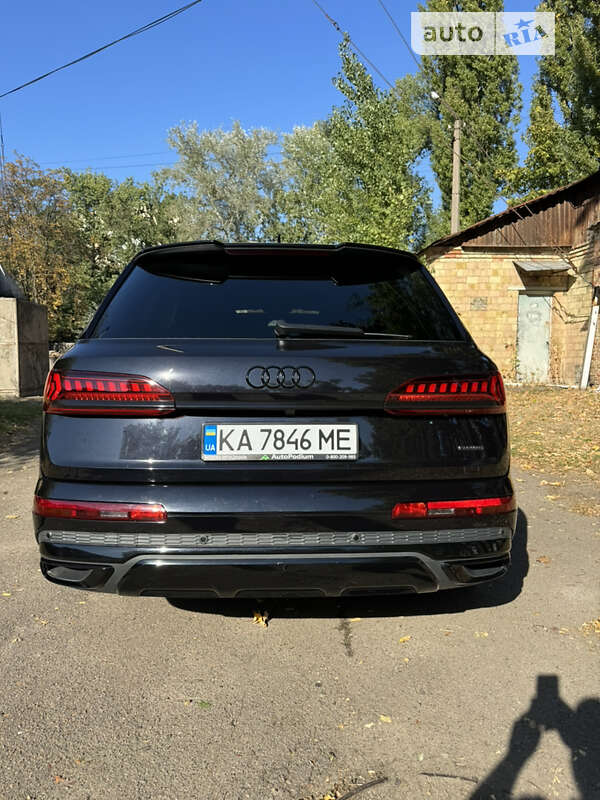Позашляховик / Кросовер Audi Q7 2019 в Києві