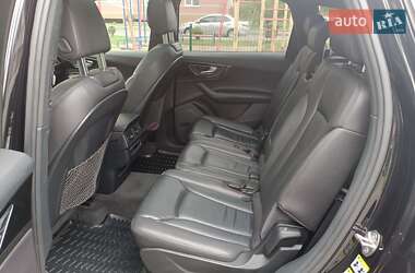 Внедорожник / Кроссовер Audi Q7 2016 в 