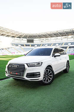 Позашляховик / Кросовер Audi Q7 2016 в Одесі