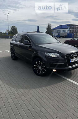 Позашляховик / Кросовер Audi Q7 2007 в 