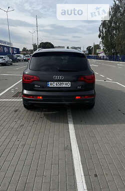 Позашляховик / Кросовер Audi Q7 2007 в 