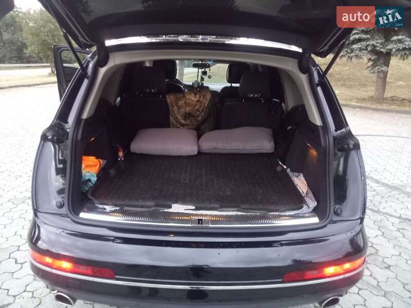 Позашляховик / Кросовер Audi Q7 2014 в Рівному