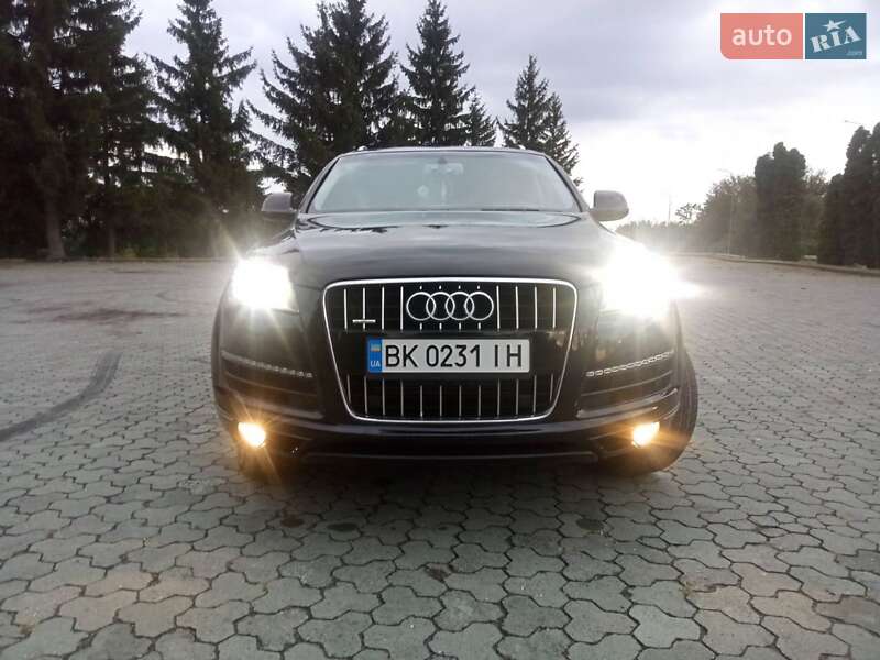 Позашляховик / Кросовер Audi Q7 2014 в Рівному