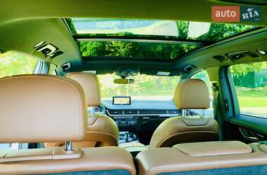 Внедорожник / Кроссовер Audi Q7 2018 в 