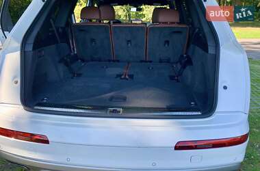 Внедорожник / Кроссовер Audi Q7 2018 в 