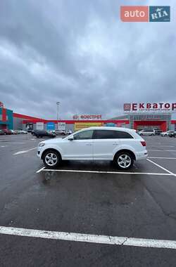 Внедорожник / Кроссовер Audi Q7 2014 в 