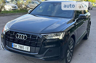 Позашляховик / Кросовер Audi Q7 2023 в Рівному