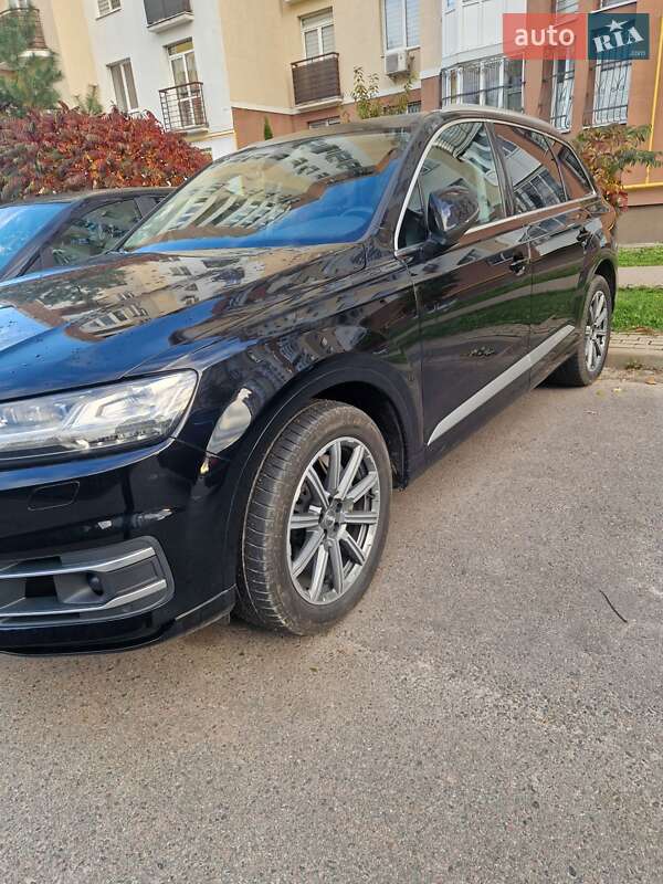 Позашляховик / Кросовер Audi Q7 2018 в Львові