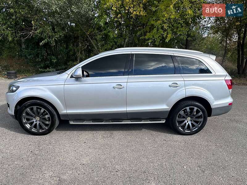 Позашляховик / Кросовер Audi Q7 2006 в Дніпрі