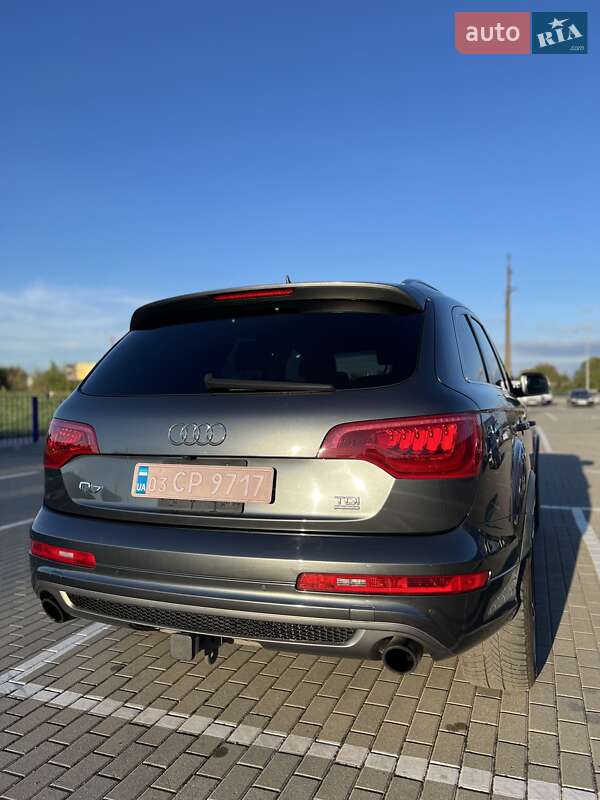 Позашляховик / Кросовер Audi Q7 2010 в Нововолинську