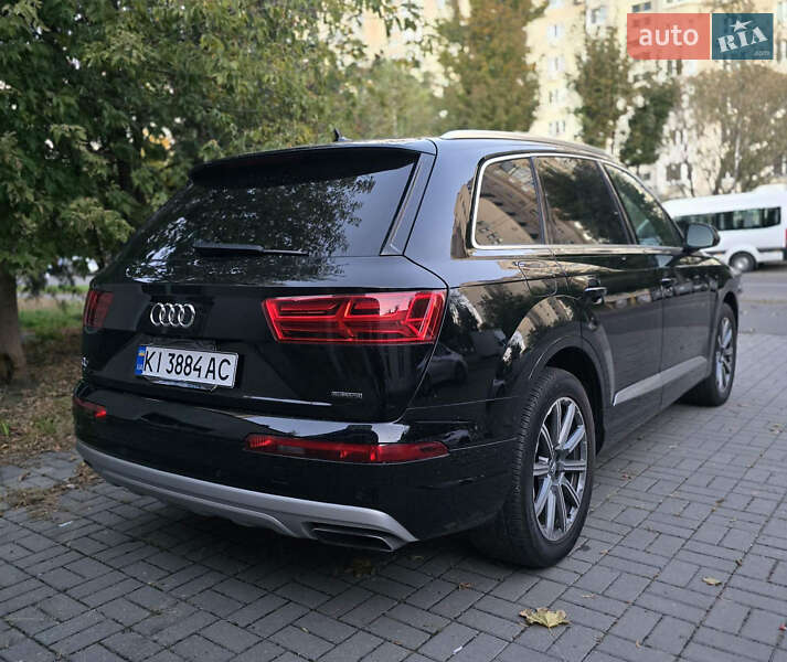 Позашляховик / Кросовер Audi Q7 2018 в Києві