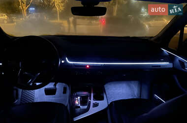 Внедорожник / Кроссовер Audi Q7 2018 в 
