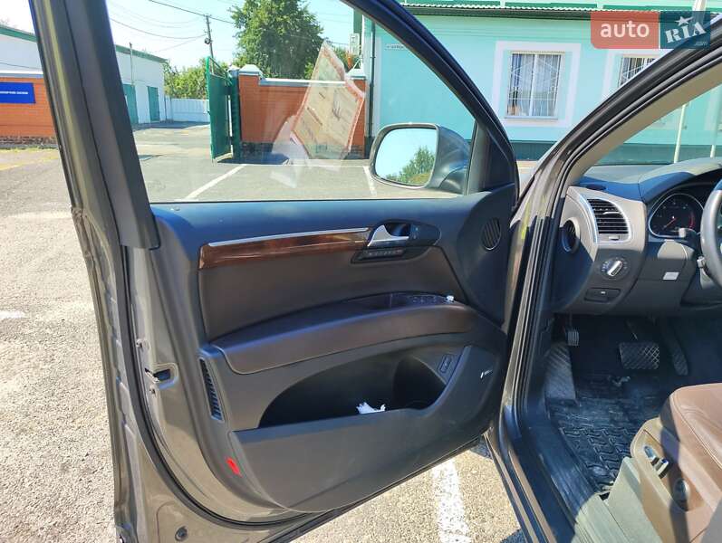 Внедорожник / Кроссовер Audi Q7 2012 в Гадяче