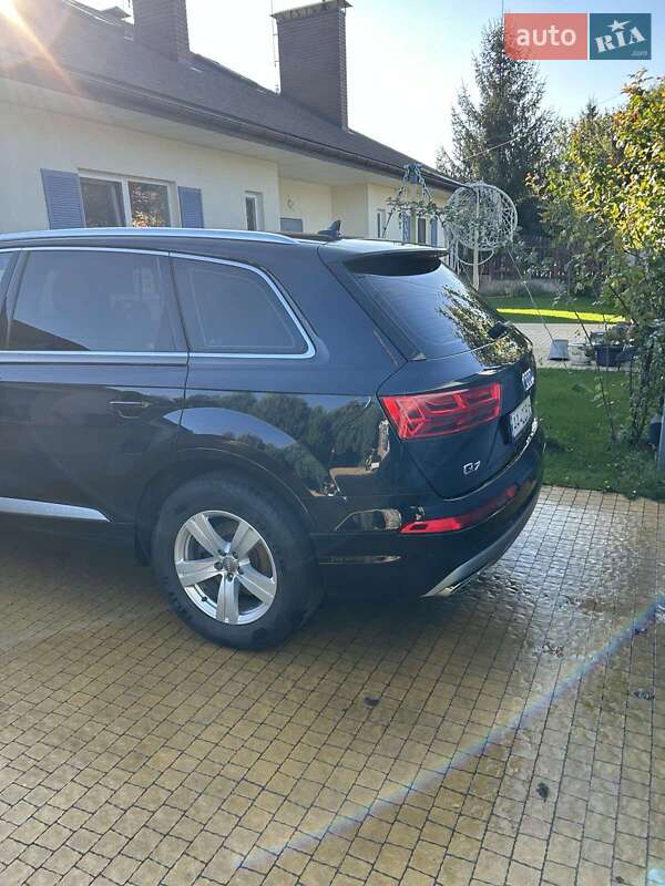 Позашляховик / Кросовер Audi Q7 2017 в Києві