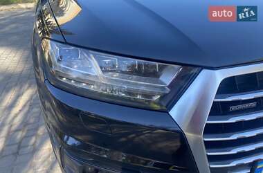 Внедорожник / Кроссовер Audi Q7 2015 в 