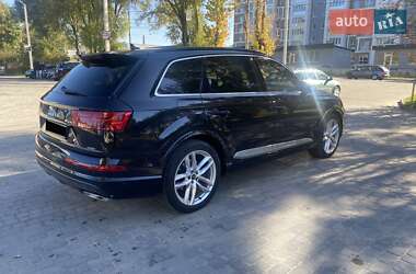 Внедорожник / Кроссовер Audi Q7 2015 в 