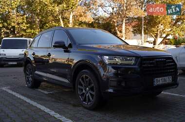 Внедорожник / Кроссовер Audi Q7 2016 в 