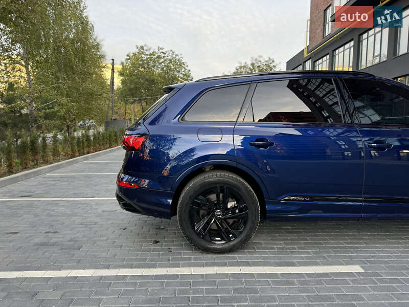 Позашляховик / Кросовер Audi Q7 2022 в Полтаві