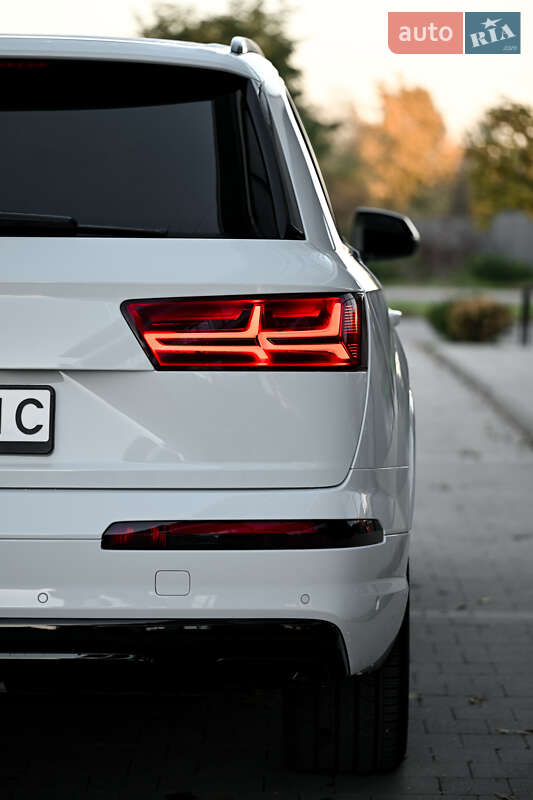 Внедорожник / Кроссовер Audi Q7 2018 в Ужгороде