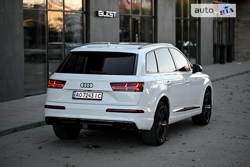 Внедорожник / Кроссовер Audi Q7 2018 в Ужгороде