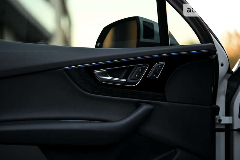 Внедорожник / Кроссовер Audi Q7 2018 в Ужгороде