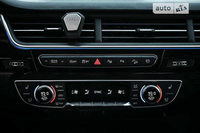 Внедорожник / Кроссовер Audi Q7 2018 в Ужгороде