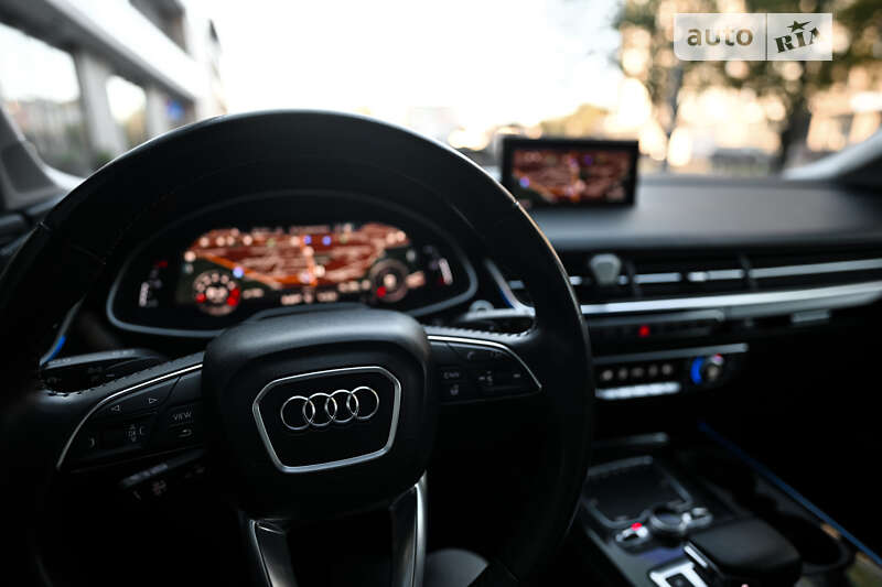 Внедорожник / Кроссовер Audi Q7 2018 в Ужгороде