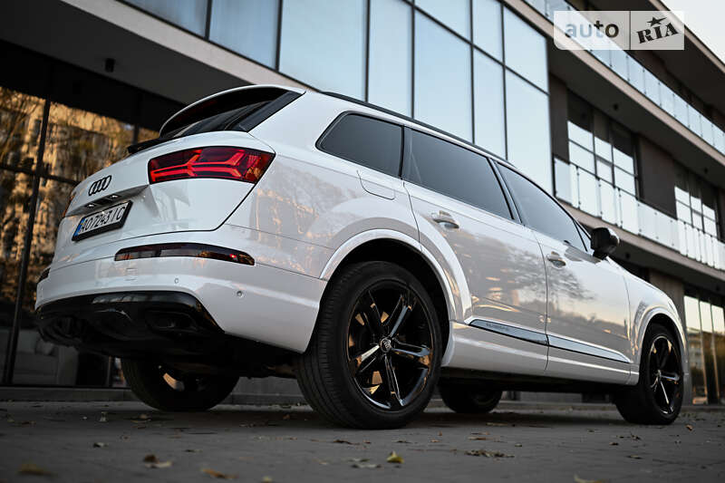 Внедорожник / Кроссовер Audi Q7 2018 в Ужгороде