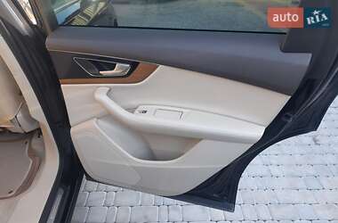 Внедорожник / Кроссовер Audi Q7 2017 в 