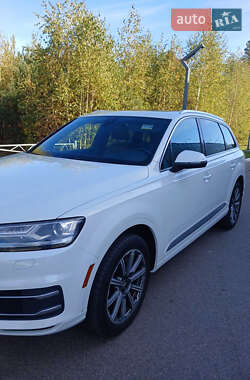 Внедорожник / Кроссовер Audi Q7 2017 в 