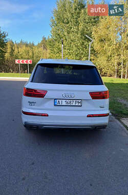 Внедорожник / Кроссовер Audi Q7 2017 в 
