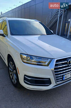 Внедорожник / Кроссовер Audi Q7 2017 в 