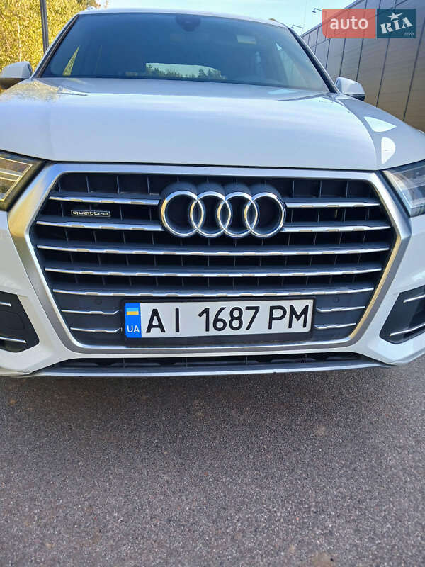 Позашляховик / Кросовер Audi Q7 2017 в Києві
