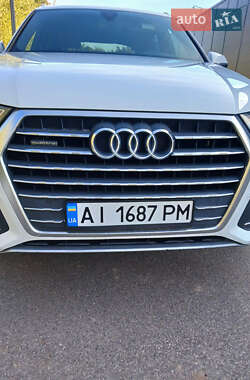 Внедорожник / Кроссовер Audi Q7 2017 в 